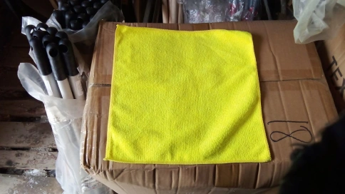 Салфетка из микрофибры 30*30 см, универсальная желтая фото 1